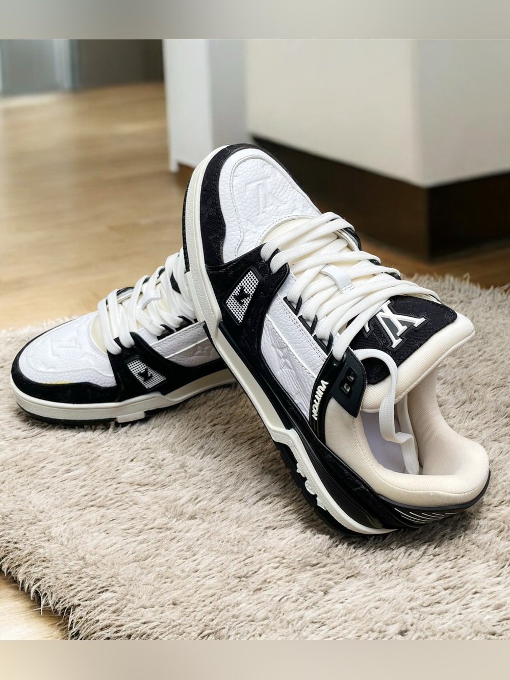 Louis Vuitton Men’s White and Black Low-Top Sneakers